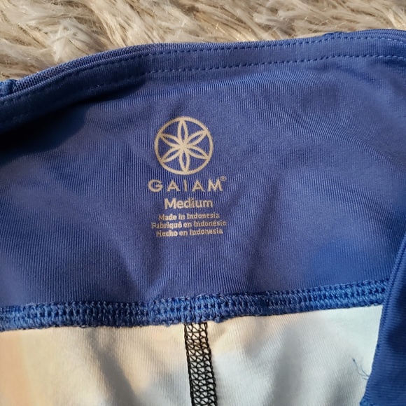 Gaiam blue geometric leggings - Picture 5 of 6